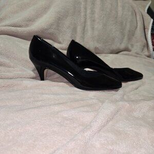 Slightly Used Joyce Black Vinyl 2" Heels Sz 6N